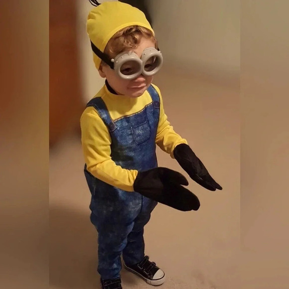 Universal Other - Kids Unisex Minions Costume Overalls/yellow Shirt onesie size Small